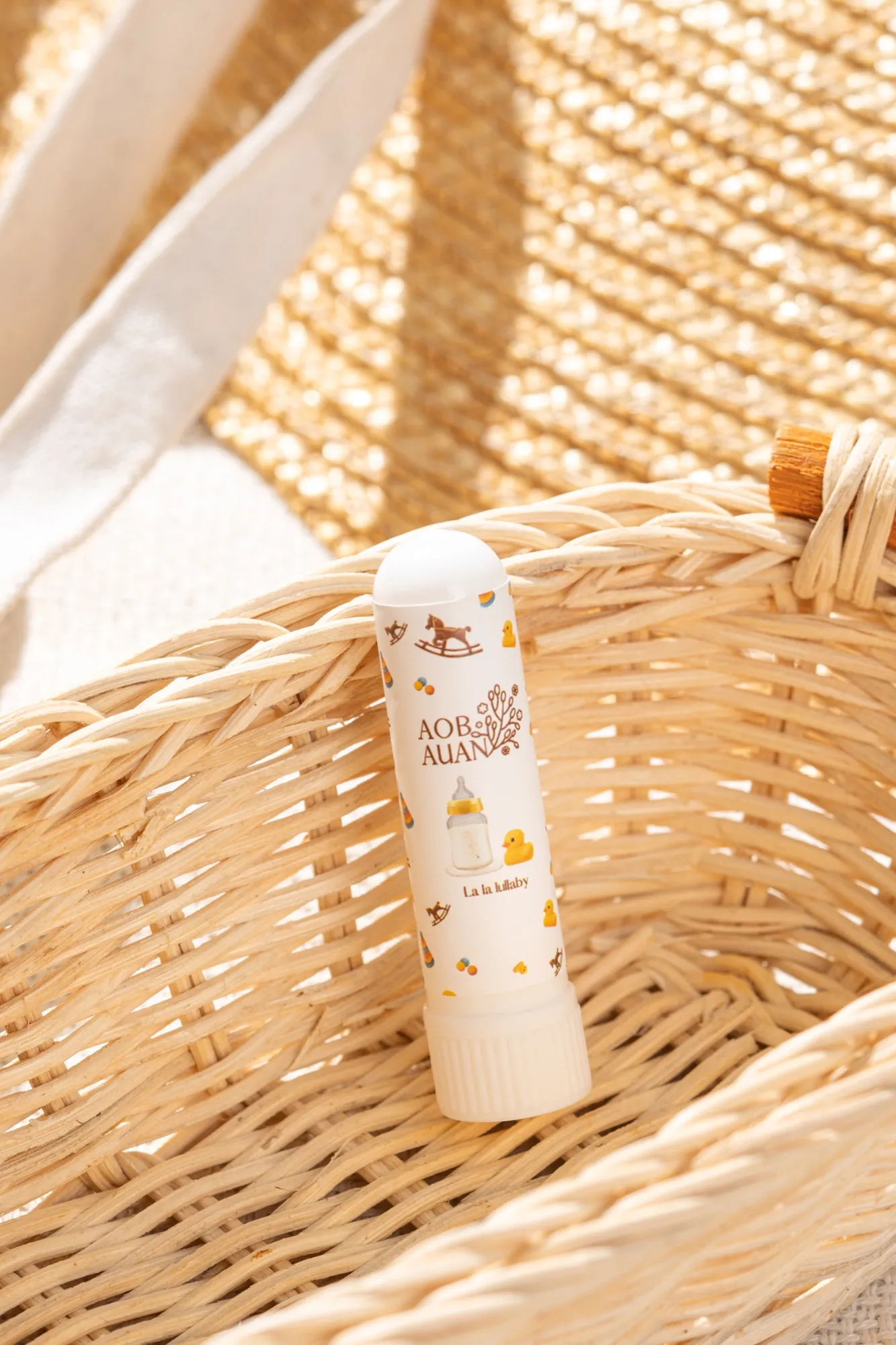 La La Lullaby herbal inhaler by Aobauan Herb, with its illustrated label